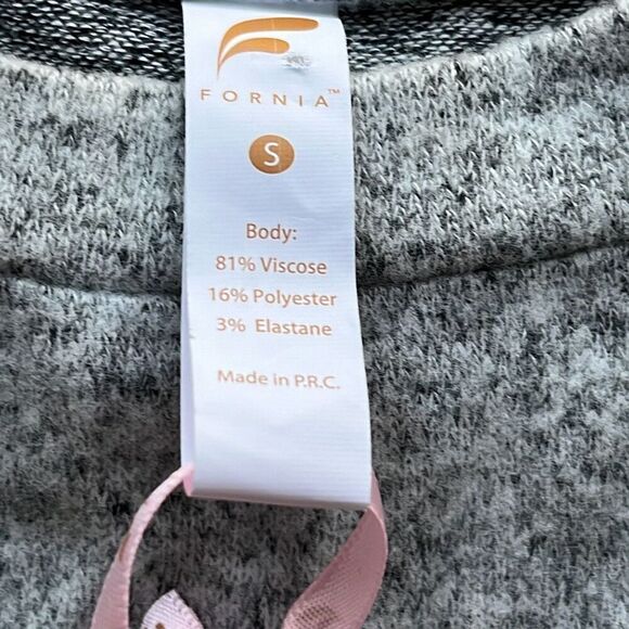 NWT Fornia Long Sleeve Crop Top Super Soft Women Small - Picture 2 of 8